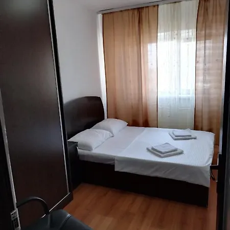 Ap 3 Cam Faleza Nord Apartment *